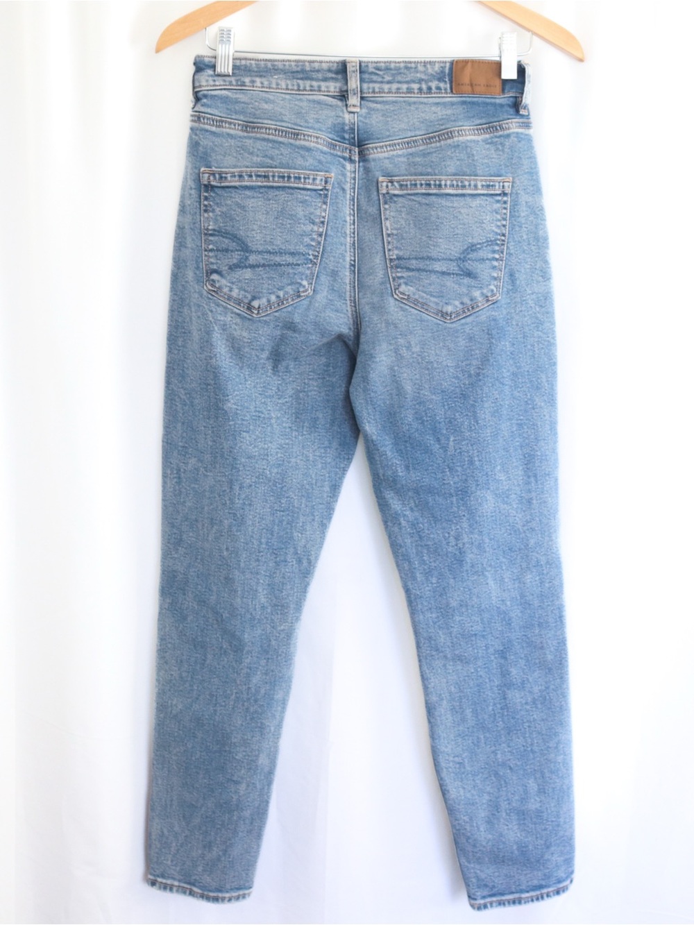 AE | NWT Mom Jeans Distressed Ripped High Rise Rigid Stretch Ankle Denim 4 Short - Picture 6 of 16